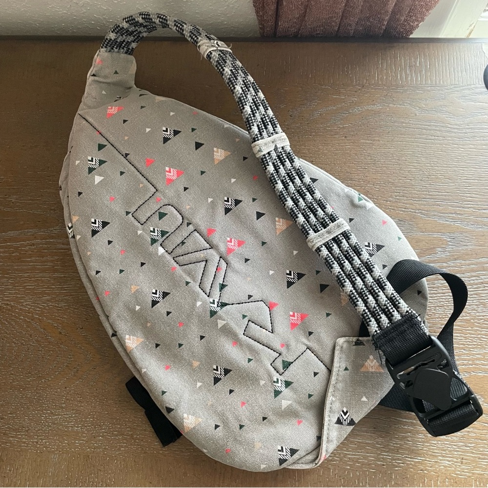 KAVU Rope Sling Bag Spearhead Traingles Print light gray canvas gorpcore comfy - Picture 5 of 12
